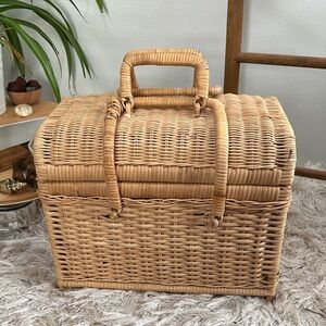 Rattan Picnic Basket Or Sewing Notions‎ Small Basket Mid Century Style Vintage